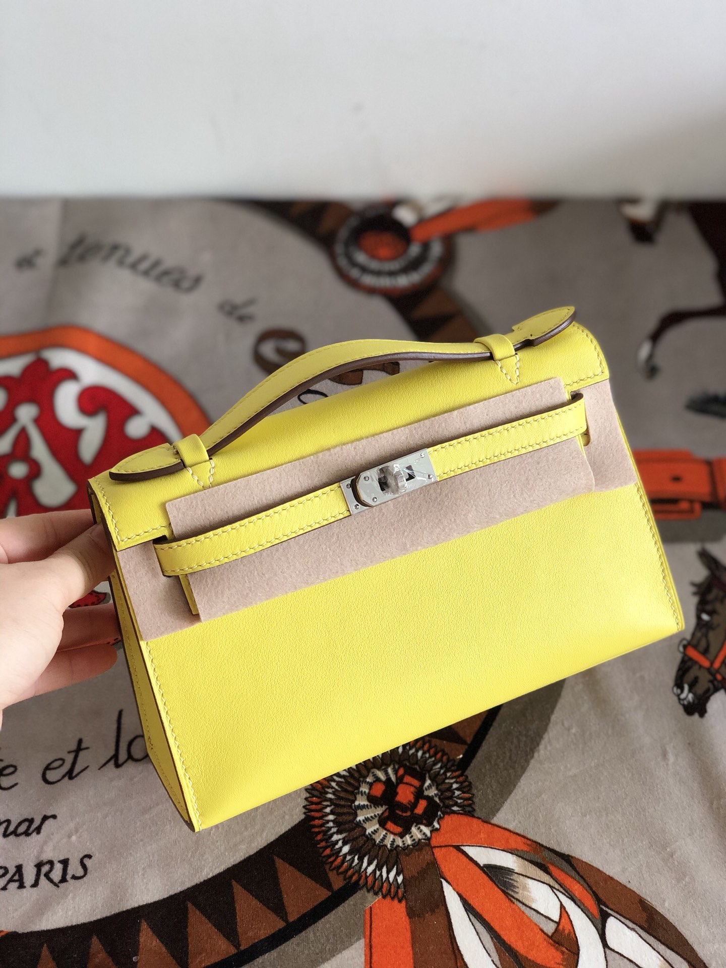 에르메스 미니 켈리백22 레몬 은장 스위프트